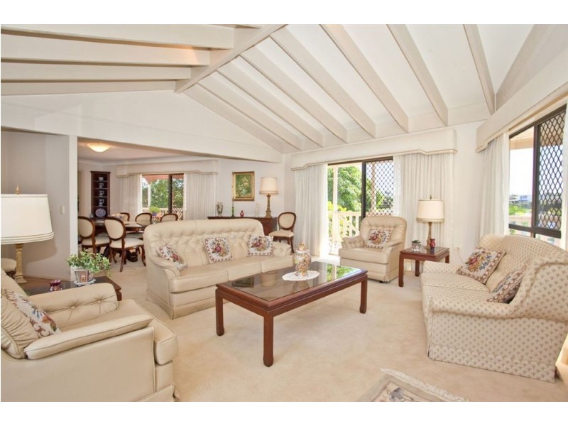 31 Coobowie Street, Broadbeach Waters QLD 4218