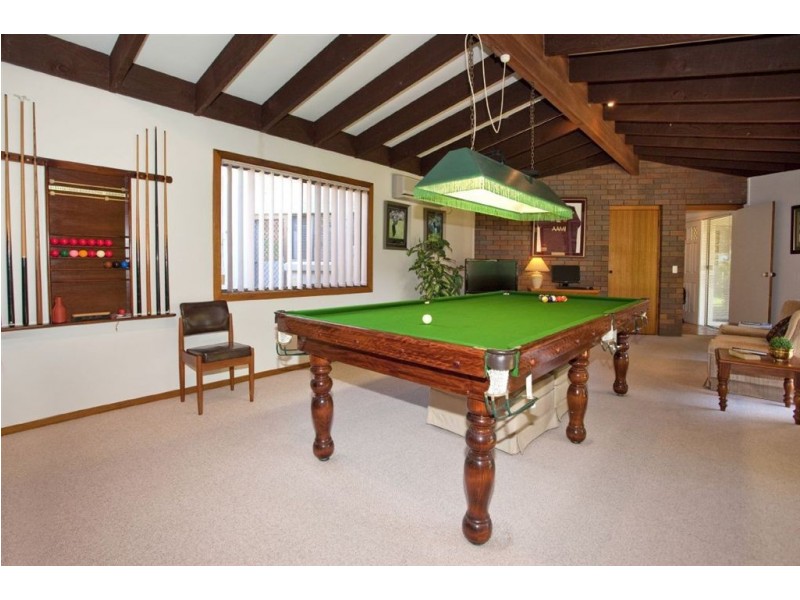 31 Coobowie Street, Broadbeach Waters QLD 4218