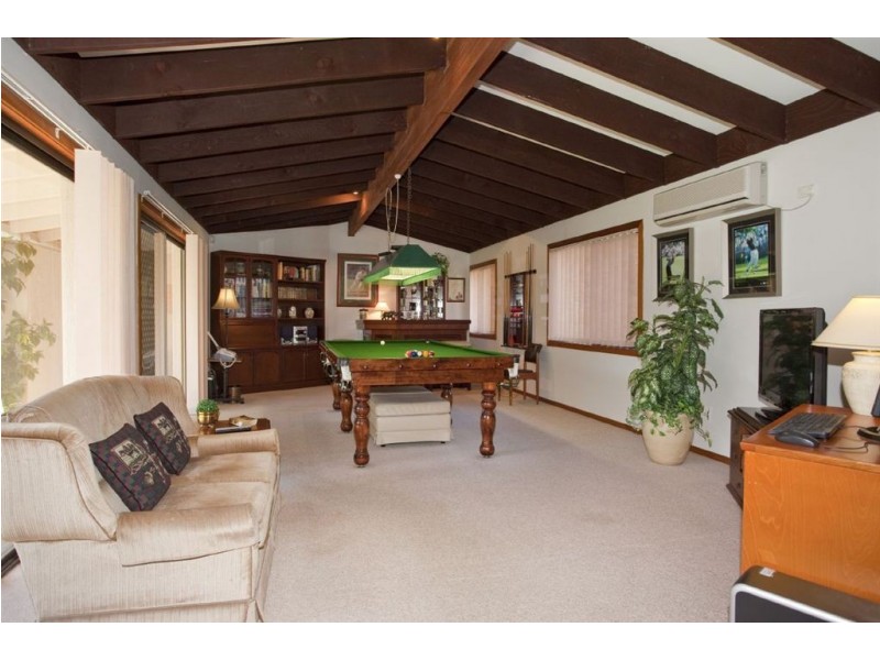 31 Coobowie Street, Broadbeach Waters QLD 4218