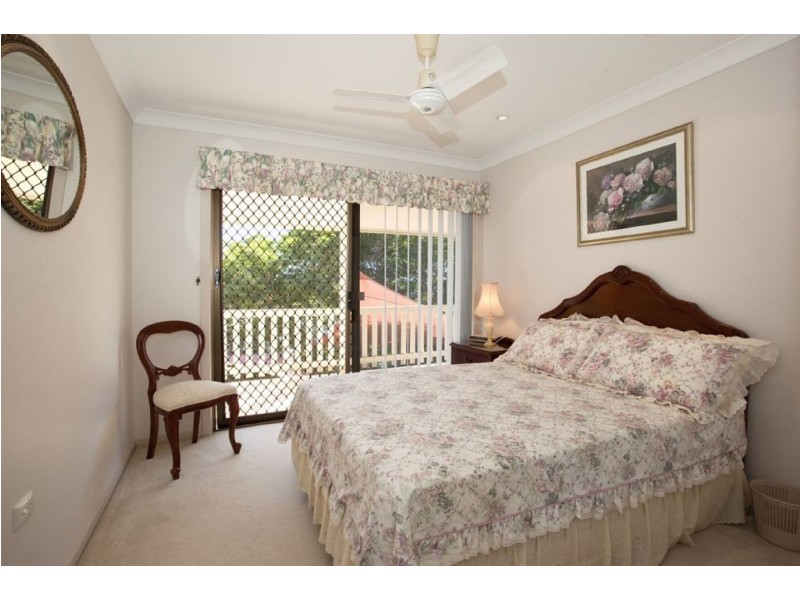 31 Coobowie Street, Broadbeach Waters QLD 4218