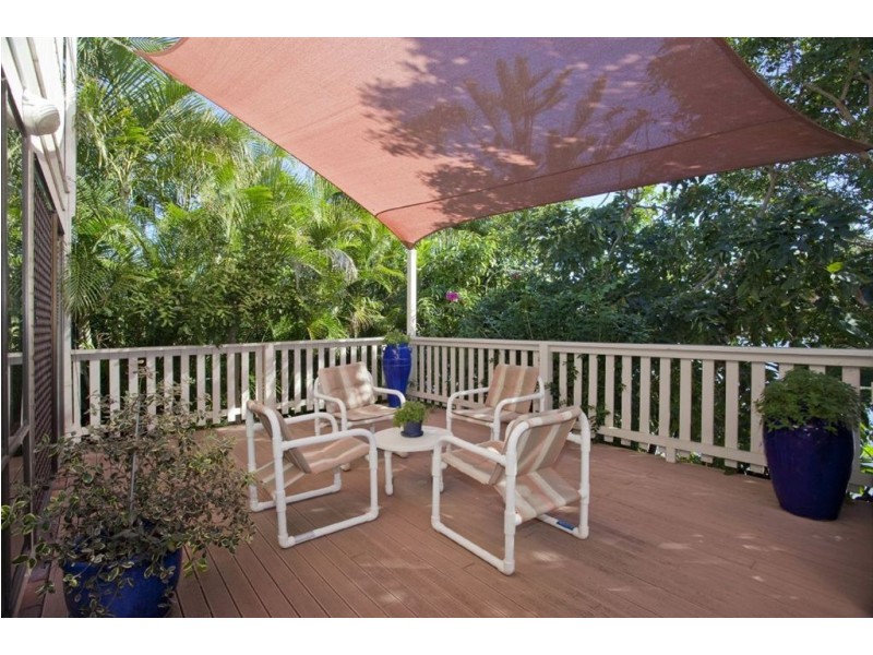 31 Coobowie Street, Broadbeach Waters QLD 4218