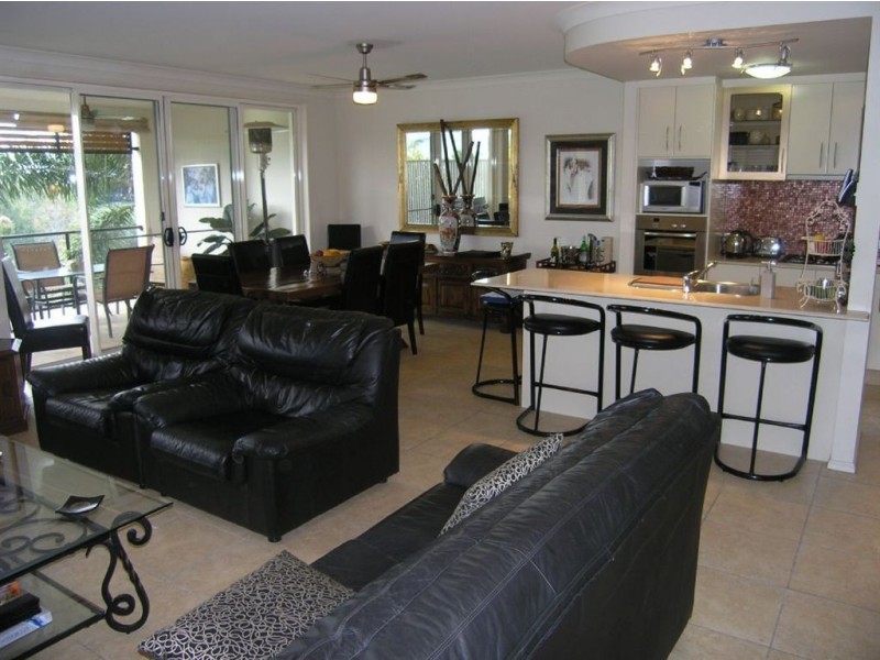 2137/1 The Vistas Drive, Carrara QLD 4211