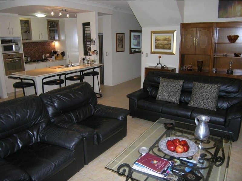 2137/1 The Vistas Drive, Carrara QLD 4211