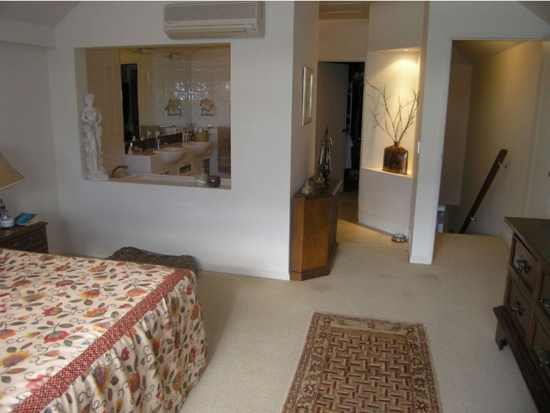 2137/1 The Vistas Drive, Carrara QLD 4211