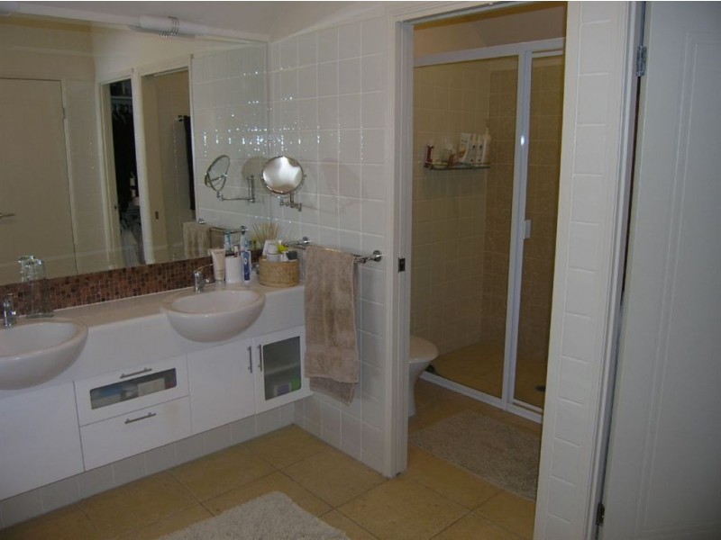 2137/1 The Vistas Drive, Carrara QLD 4211