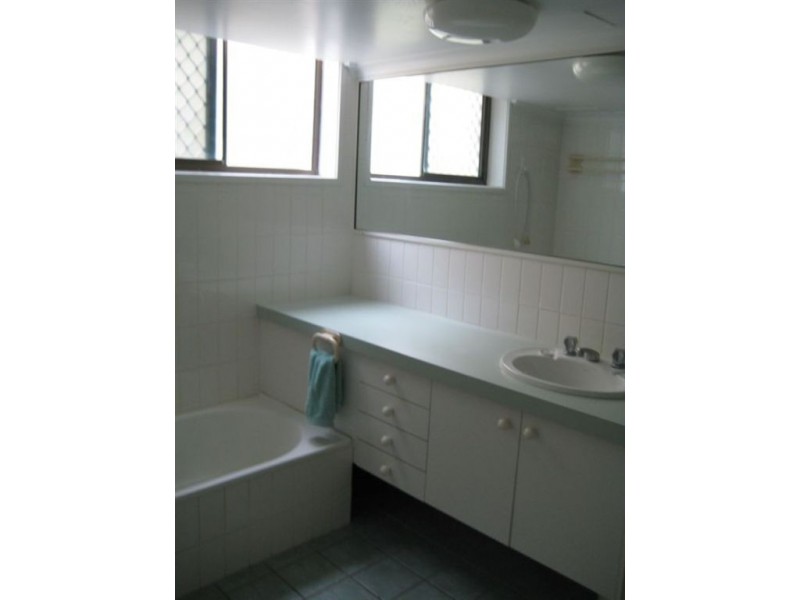 1 & 5/93 Albatross Avenue, Mermaid Beach QLD 4218