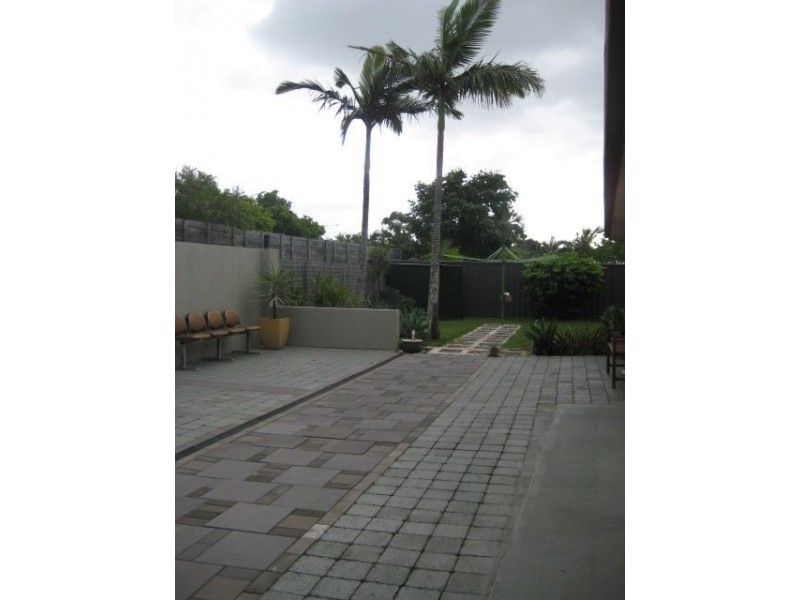 2/23 Tekapo Street, Broadbeach Waters QLD 4218