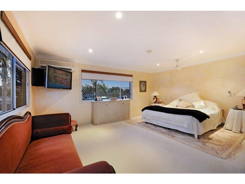 14 Toorak Park Avenue, Mermaid Waters QLD 4218