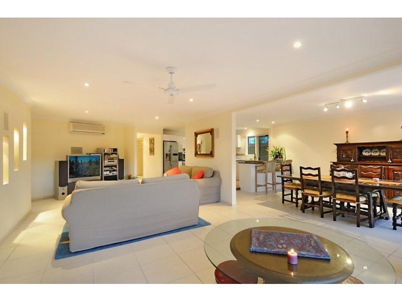 14 Toorak Park Avenue, Mermaid Waters QLD 4218