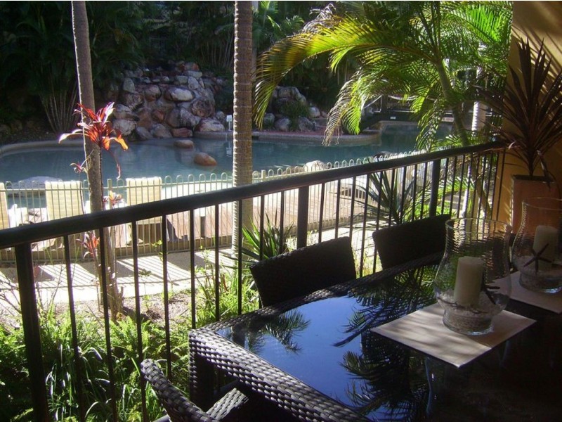 B12/1 Great Hall Drive, Miami QLD 4220