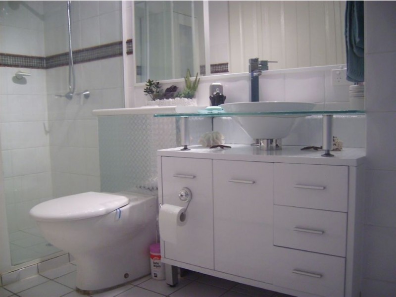 B12/1 Great Hall Drive, Miami QLD 4220