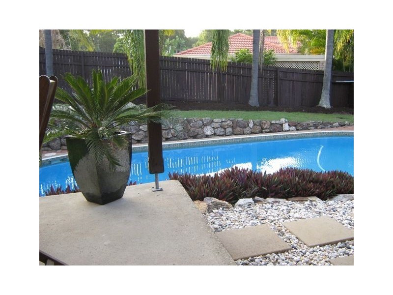 52 Lambros Drive, Benowa QLD 4217