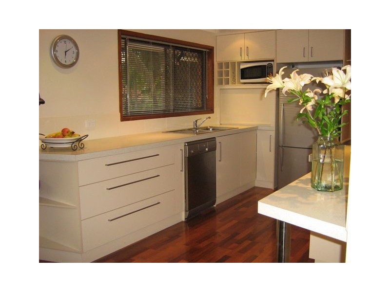 52 Lambros Drive, Benowa QLD 4217