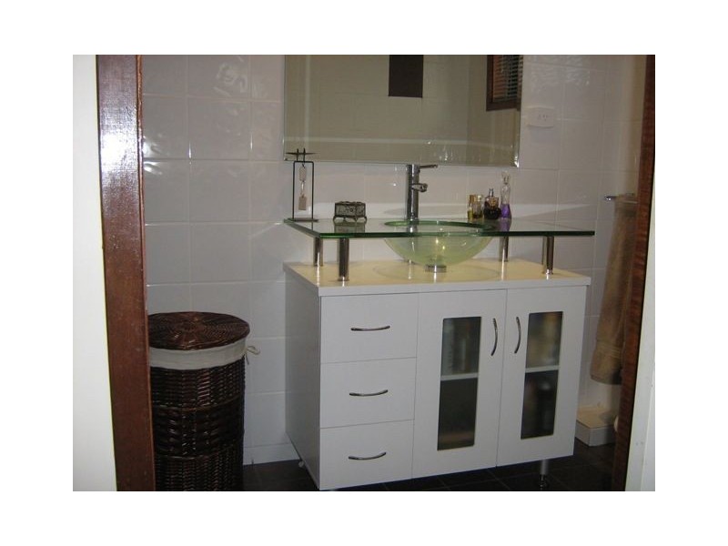 52 Lambros Drive, Benowa QLD 4217