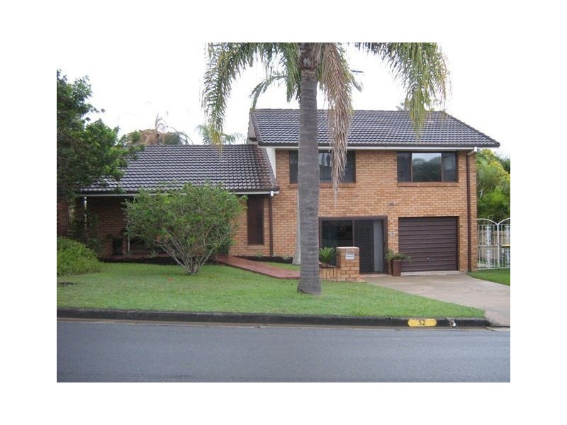 52 Lambros Drive, Benowa QLD 4217