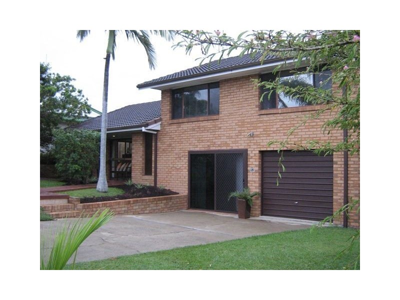 52 Lambros Drive, Benowa QLD 4217