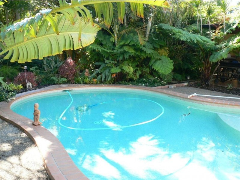 147 Markeri Street, Mermaid Waters QLD 4218