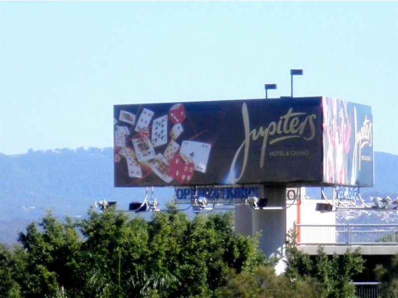 27 Margaret Street, Broadbeach QLD 4218