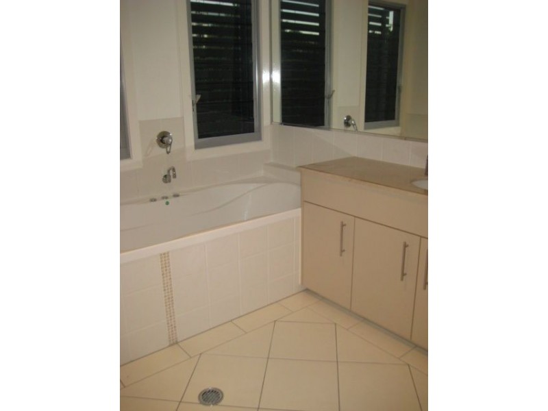 2/30 Peninsular Drive, Surfers Paradise QLD 4217