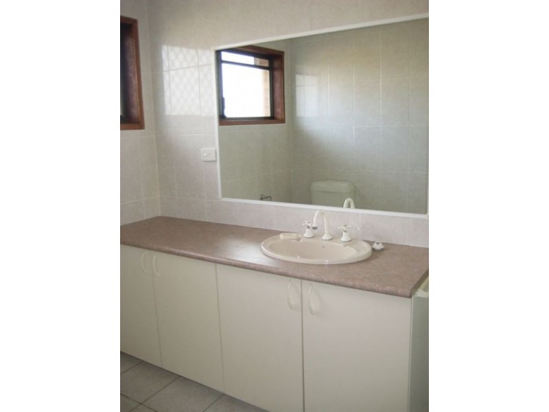 19 Conifer Crescent, Broadbeach Waters QLD 4218