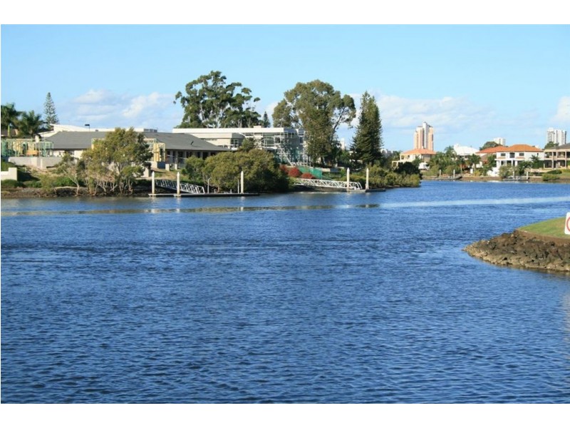 19 Conifer Crescent, Broadbeach Waters QLD 4218