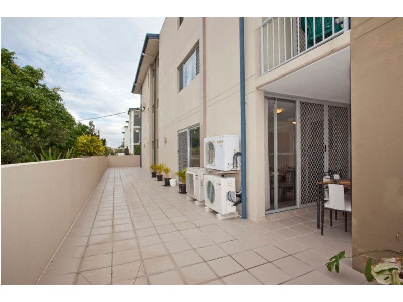 6/8 Proud Street, Labrador QLD 4215