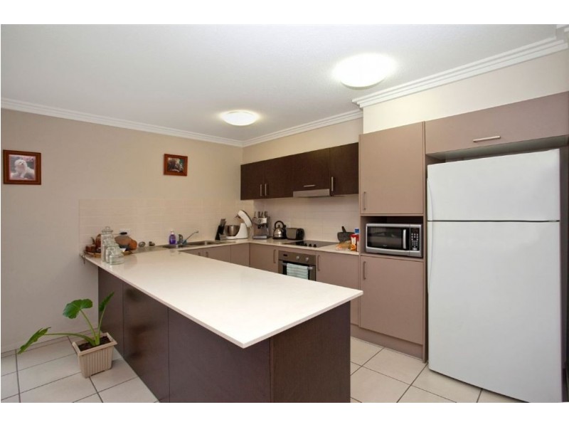 6/8 Proud Street, Labrador QLD 4215