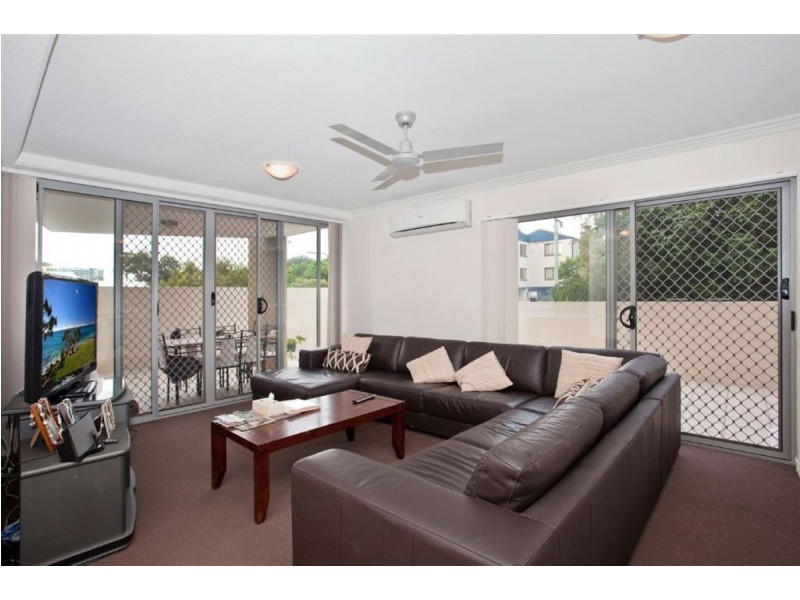 6/8 Proud Street, Labrador QLD 4215