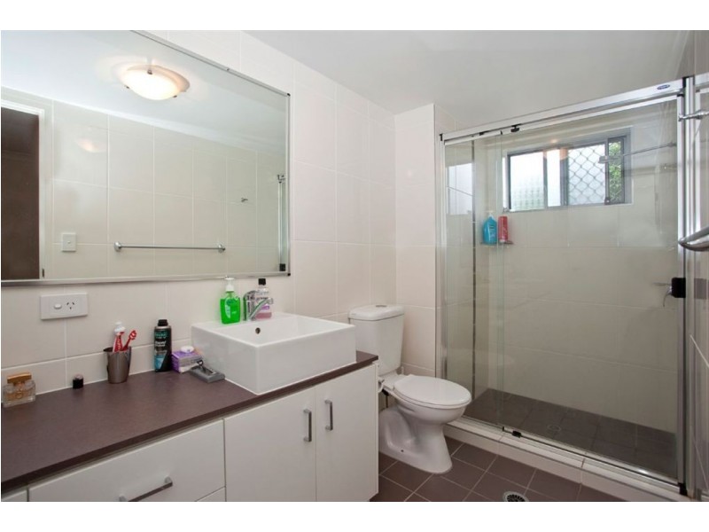 6/8 Proud Street, Labrador QLD 4215