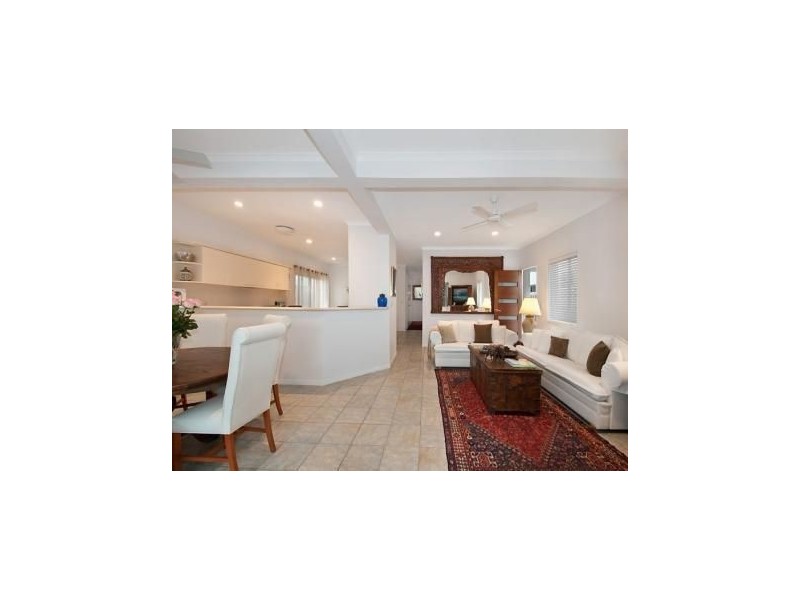 1/19 Venice Street, Mermaid Beach QLD 4218
