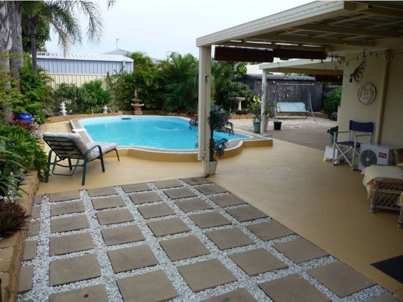 83 Vatakoula Parade, Mermaid Waters QLD 4218