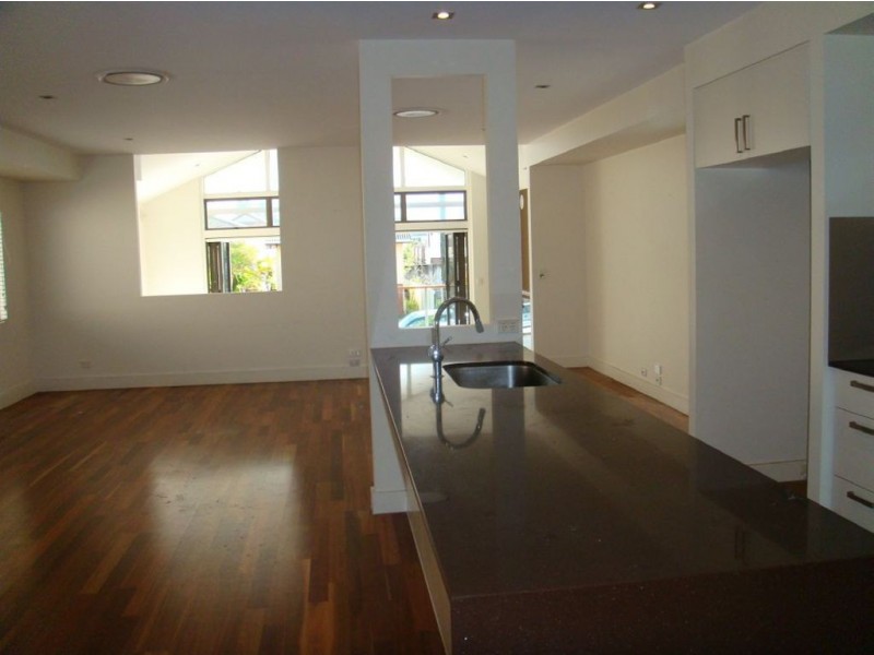 10 Tamborine Street, Mermaid Beach QLD 4218