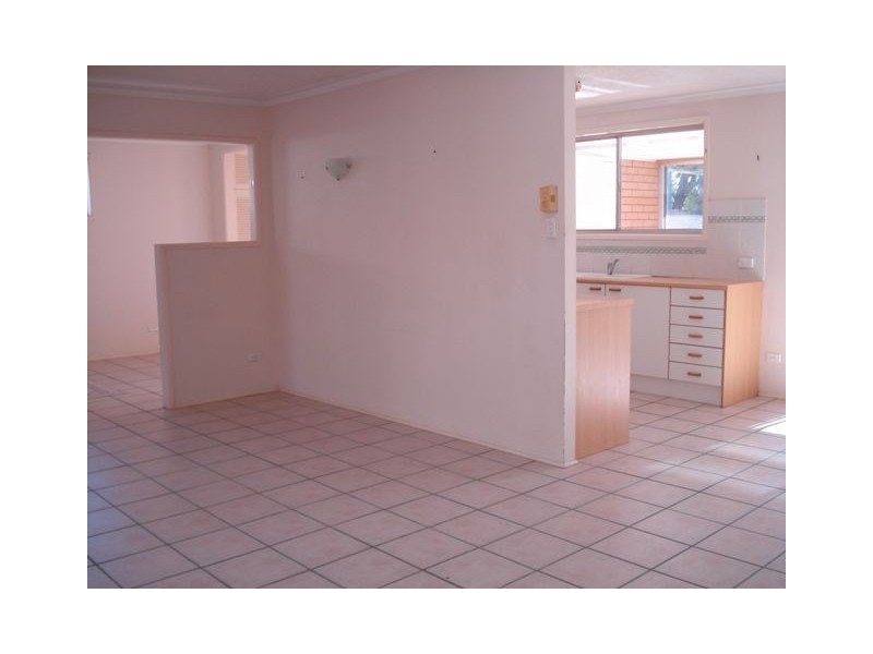 17 Holland Court, Broadbeach Waters QLD 4218