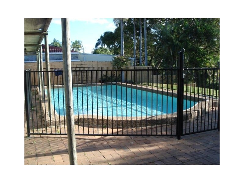 17 Holland Court, Broadbeach Waters QLD 4218