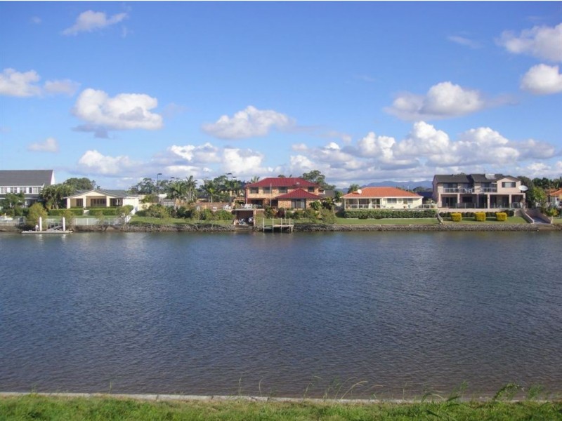 131 Sir Bruce Small Boulevard, Benowa QLD 4217