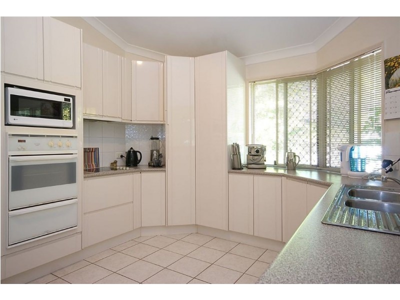 30 Clipper Boulevard, Clear Island Waters QLD 4226