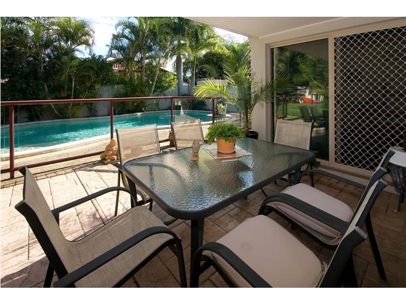 30 Clipper Boulevard, Clear Island Waters QLD 4226