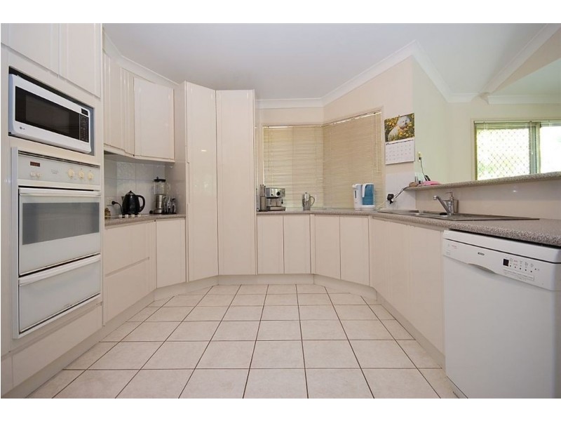 30 Clipper Boulevard, Clear Island Waters QLD 4226