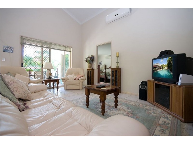 30 Clipper Boulevard, Clear Island Waters QLD 4226
