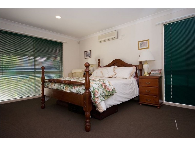30 Clipper Boulevard, Clear Island Waters QLD 4226