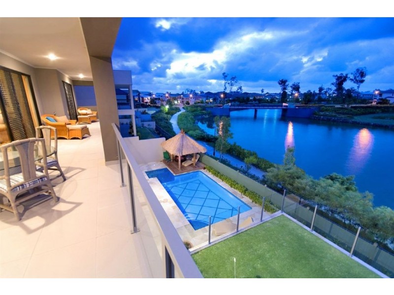 30 Bayswater Avenue, Varsity Lakes QLD 4227