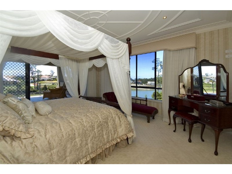 30 Bayswater Avenue, Varsity Lakes QLD 4227