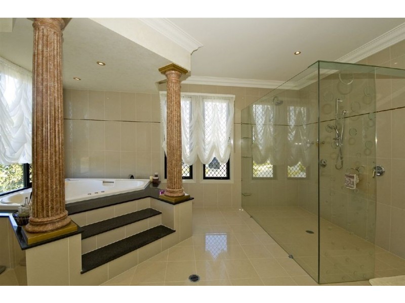 30 Bayswater Avenue, Varsity Lakes QLD 4227