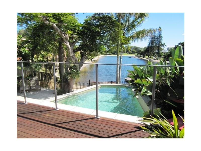 4 Helm Court, Mermaid Waters QLD 4218