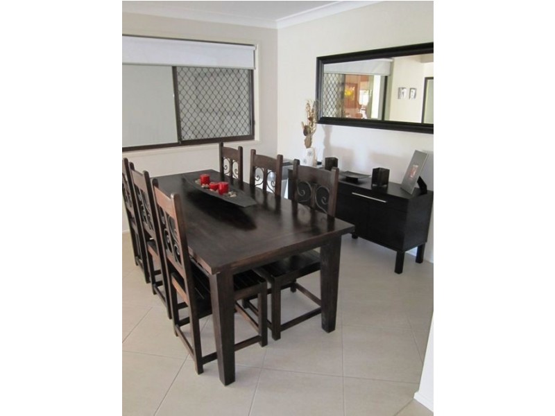 4 Helm Court, Mermaid Waters QLD 4218