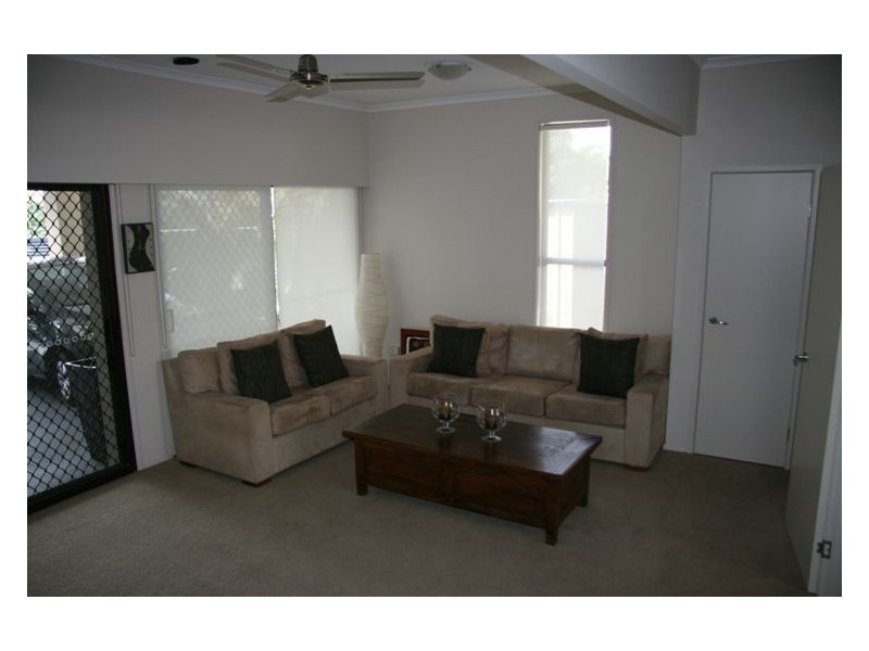 4 Helm Court, Mermaid Waters QLD 4218