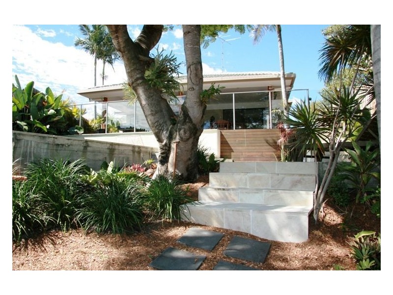 4 Helm Court, Mermaid Waters QLD 4218