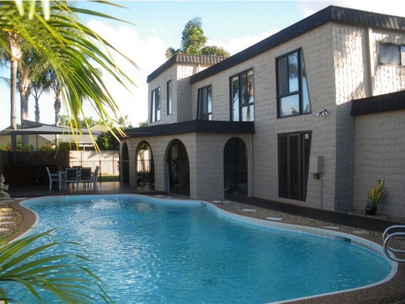 42 Markeri Street, Mermaid Waters QLD 4218