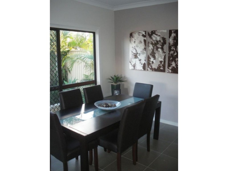 42 Markeri Street, Mermaid Waters QLD 4218