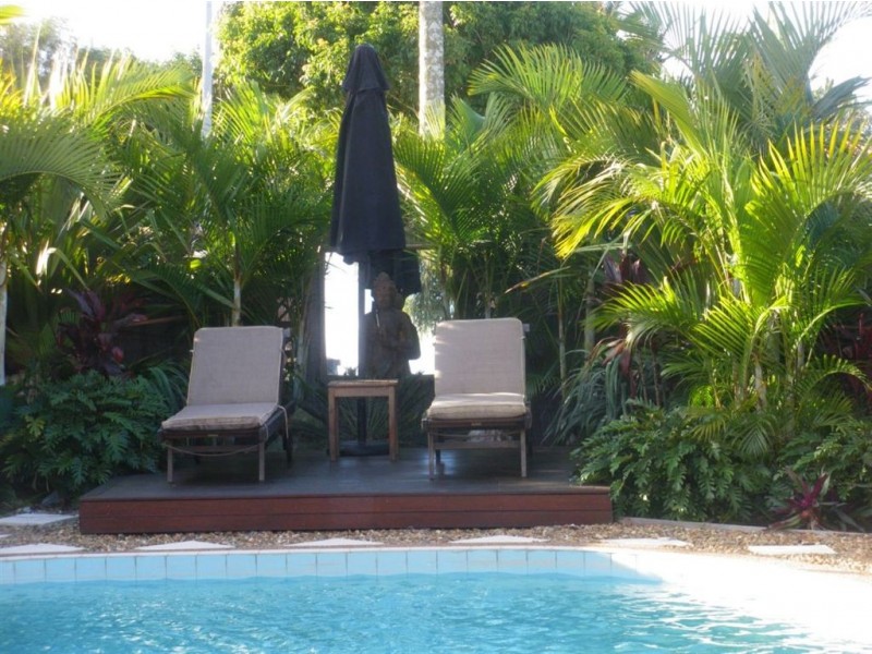 42 Markeri Street, Mermaid Waters QLD 4218